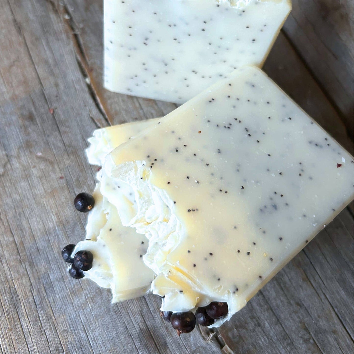 Pine & Poppy | Exfoliating Tallow Soap